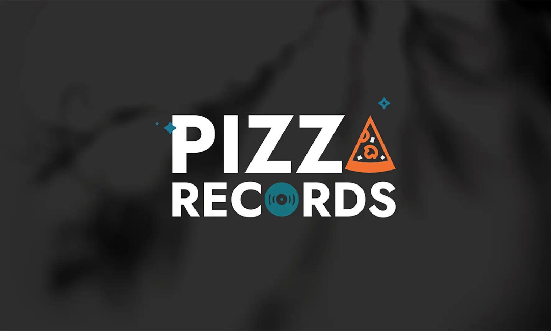 Visuel présentant lle logo choisi par La Photo'graphiste pour la pizzeria Pizza Records à Sarlat-la-Canéda. Le design mêle dynamisme, gourmandise et rythme graphique, avec une typographie soignée et une mise en page impactante. Une création sur mesure pensée pour incarner l’univers traditionnel et moderne de la pizzeria.
